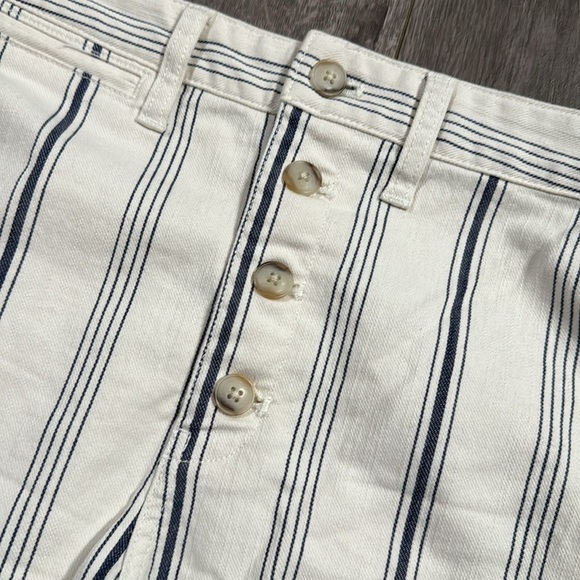 Madewell Emmett Shorts in Stripe 27 - Picture 7 of 9